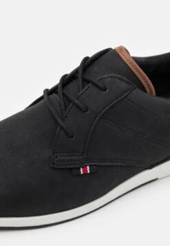 Pier One Sportieve Veterschoenen - Black 11 Pier One Sportieve Veterschoenen - Black -Pier One Verkoopwinkel 09385dbb736847f5a5eac6cf4a1ece0d