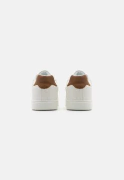 Pier One Sneakers Laag - White -Pier One Verkoopwinkel 0d68a4c32b96494b83f0888dc073cae5