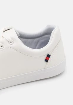 Pier One Unisex - Sneakers Laag - White -Pier One Verkoopwinkel 1e08045fec014ab382da64da74b462a7