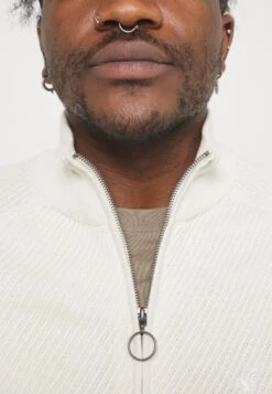 Pier One Vest - Off White 17 Pier One Vest - Off White -Pier One Verkoopwinkel 4ec364bc28aa4ee59f70e4c7a176fe21