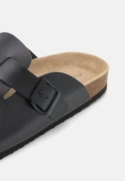 Pier One Leather Unisex - Pantoffels - Black -Pier One Verkoopwinkel 7b28889d1d2247a8abcae3a4a4c34674