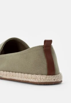 Pier One Rena Espadrille Unisex - Espadrilles - Olive -Pier One Verkoopwinkel 8b1ef3dce9d344a08d816af96a53324d