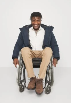 Pier One Vest - Off White 13 Pier One Vest - Off White -Pier One Verkoopwinkel 90d97e053d224200bd224084b6e217cc