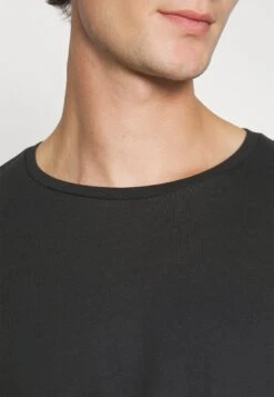 Pier One 2 Pack - Longsleeve - Black/Khaki 11 Pier One 2 Pack - Longsleeve - Black/Khaki -Pier One Verkoopwinkel 9738d7a40e2d43ecbbab45cbd3bc692f