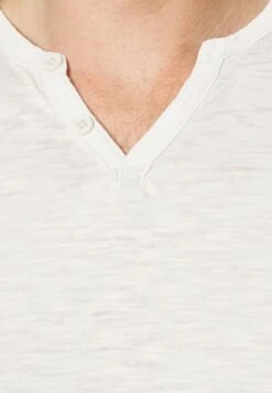 Pier One T-Shirt Basic - Off-White -Pier One Verkoopwinkel 98d0da50953649dd880949f058c3b43f