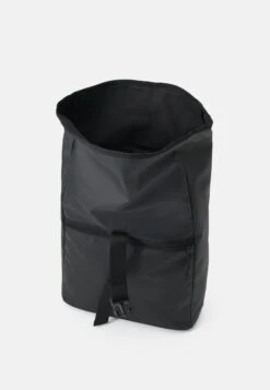 Pier One Tarpaulin Water Repellent Unisex - Rugzak - Black -Pier One Verkoopwinkel b496b4c13f874365838f471496f42273