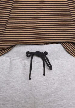 Pier One 2 Pack - Shorts -Light Grey /Black -Pier One Verkoopwinkel c4d577d8c6314b53bc4b281d9e735af0