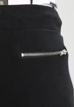 Pier One Biker Jogger - Trainingsbroek - Black -Pier One Verkoopwinkel d14f4d3e23264a23856a525cf94a989d