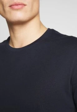 Pier One 2 Pack - T-Shirt Basic - White/Dark Blue 11 Pier One 2 Pack - T-Shirt Basic - White/Dark Blue -Pier One Verkoopwinkel de6827f8d2cf4a2c856d09a9d7f8109d