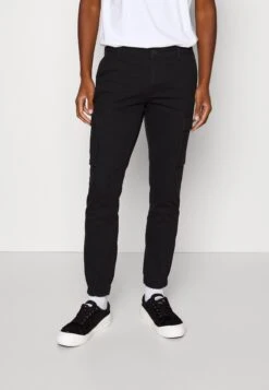 Pier One 2 Pack - Cargobroek - Olive/Black -Pier One Verkoopwinkel e0bf2536d5a04652937019f4273abb8d