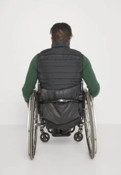 Pier One Bodywarmer - Black -Pier One Verkoopwinkel e1569b065acd421d8dc99bfc16261b20