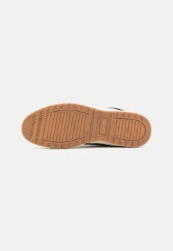 Pier One Sneakers Hoog - Cognac 10 Pier One Sneakers Hoog - Cognac -Pier One Verkoopwinkel eafa0ed86a51400d8543561b89d4c2c7